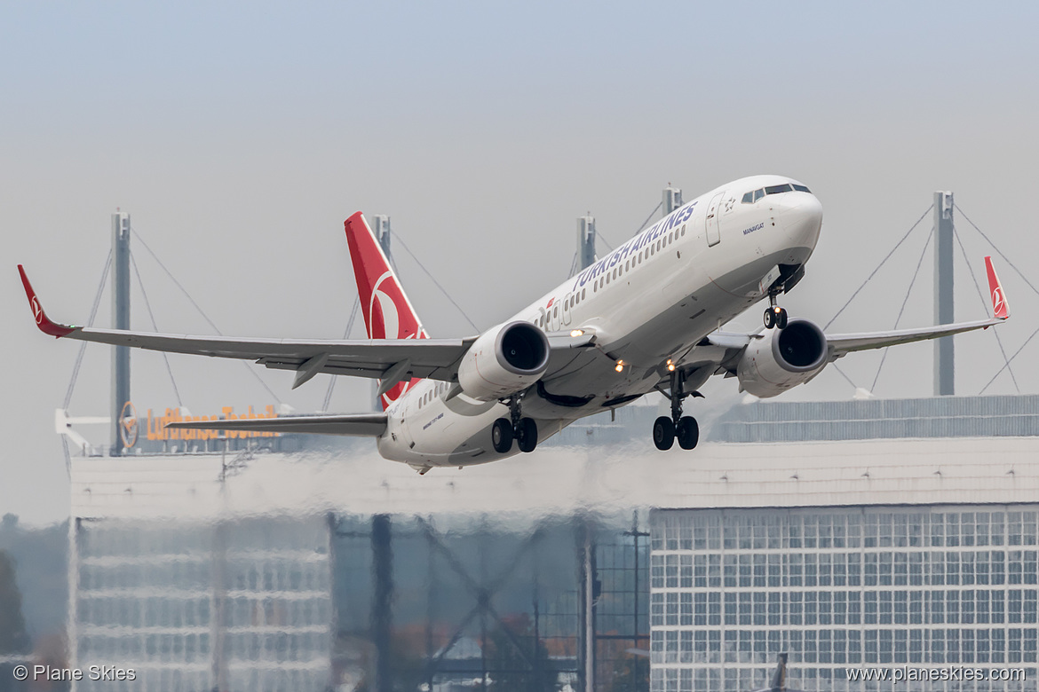 Turkish Airlines Boeing 737-800 TC-JGY at Munich International Airport (EDDM/MUC) Turkish Airlines Boeing 737-800 TC-JGY at Munich International Airport (EDDM/MUC)
