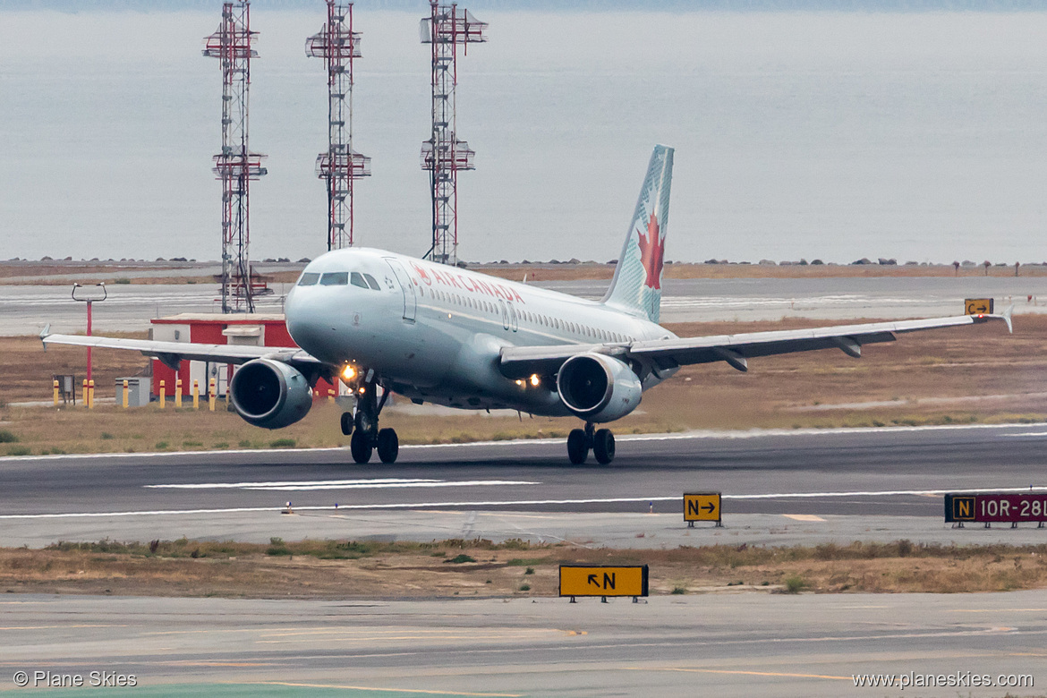 Air Canada Airbus A320-200 C-FDCA at San Francisco International Airport (KSFO/SFO) Air Canada Airbus A320-200 C-FDCA at San Francisco International Airport (KSFO/SFO)