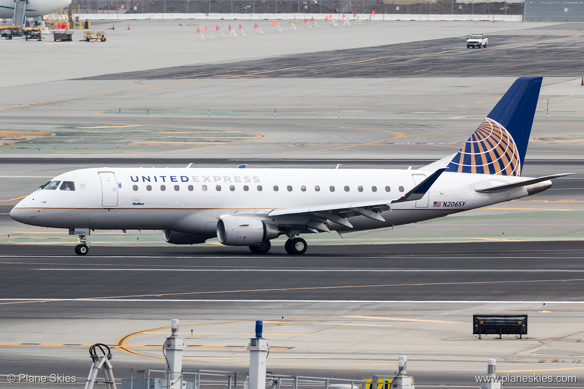 SkyWest Airlines Embraer ERJ-175 N206SY at San Francisco International Airport (KSFO/SFO) SkyWest Airlines Embraer ERJ-175 N206SY at San Francisco International Airport (KSFO/SFO)