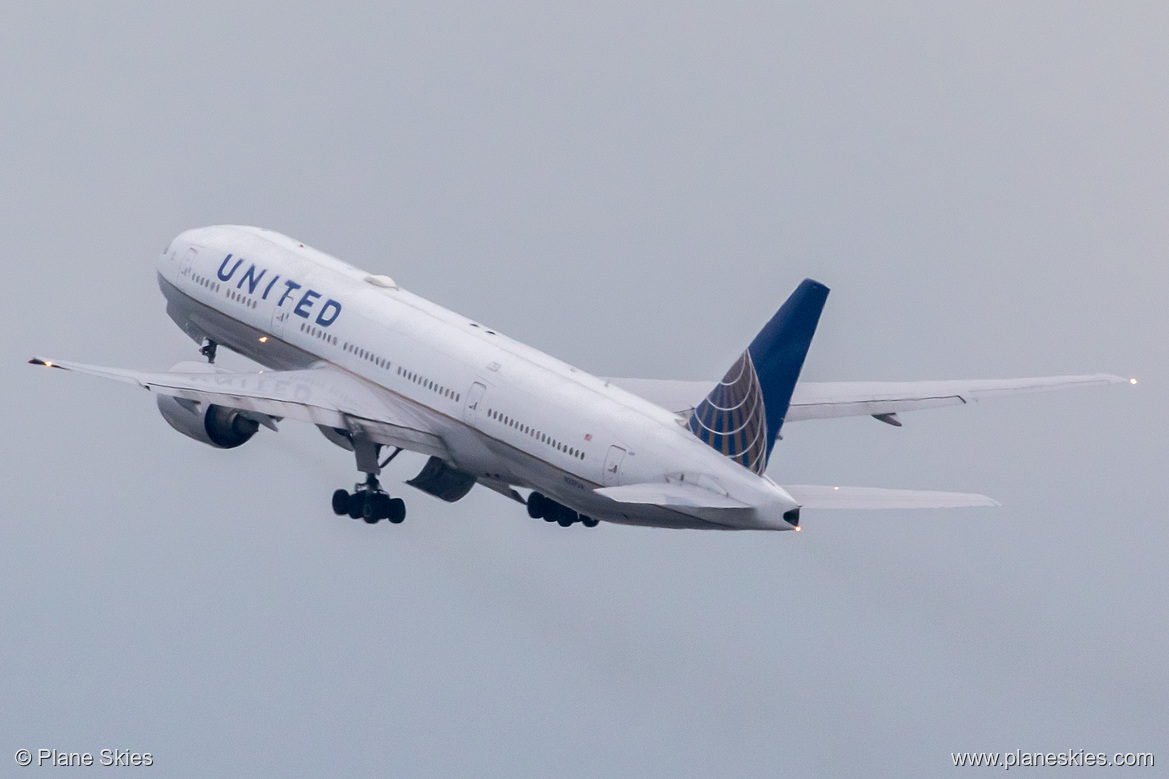 United Airlines Boeing 777-200ER N229UA at San Francisco International Airport (KSFO/SFO)