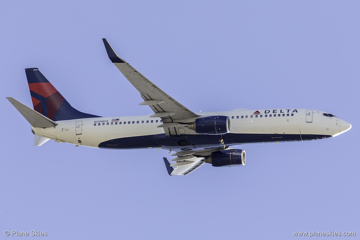 Delta Air Lines Boeing 737-800 N398DA at San Francisco International Airport (KSFO/SFO)