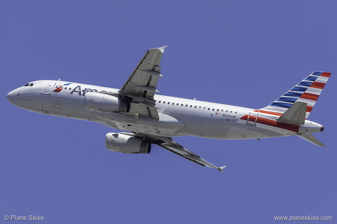 American Airlines Airbus A320-200 N680AW at San Francisco International Airport (KSFO/SFO) American Airlines Airbus A320-200 N680AW at San Francisco International Airport (KSFO/SFO)