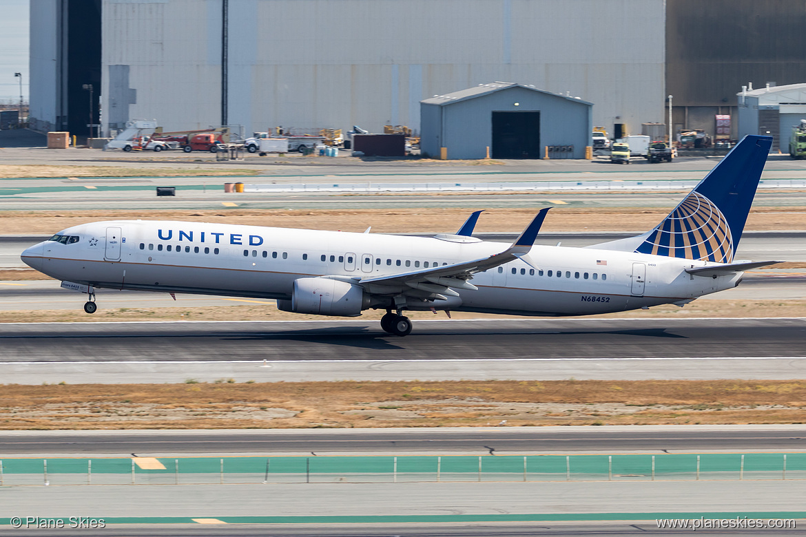 United Airlines Boeing 737-900ER N68452 at San Francisco International Airport (KSFO/SFO) United Airlines Boeing 737-900ER N68452 at San Francisco International Airport (KSFO/SFO)