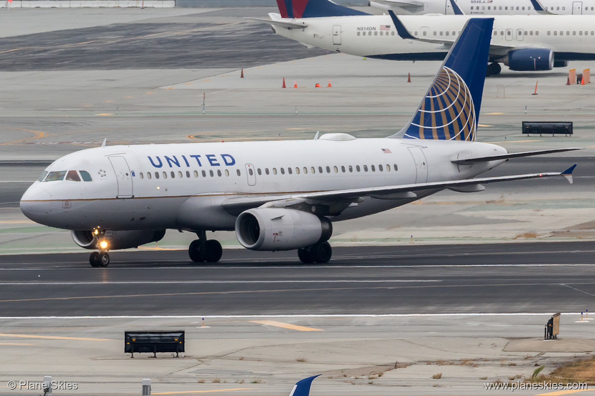 United Airlines Airbus A319-100 N822UA at San Francisco International Airport (KSFO/SFO) United Airlines Airbus A319-100 N822UA at San Francisco International Airport (KSFO/SFO)