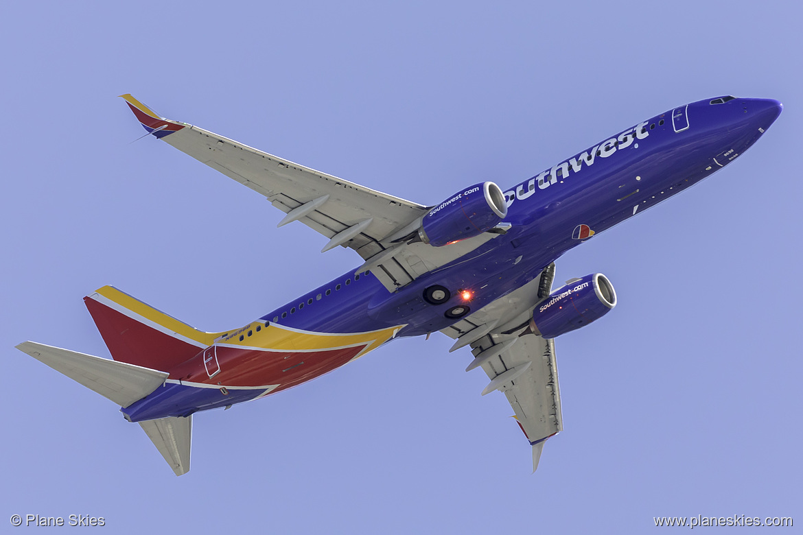 Southwest Airlines Boeing 737-800 N8698B at San Francisco International Airport (KSFO/SFO)