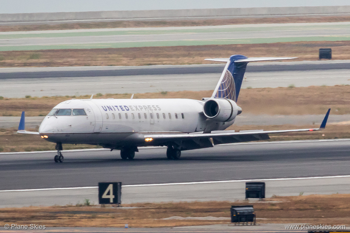 SkyWest Airlines Canadair CRJ-200 N924SW at San Francisco International Airport (KSFO/SFO) SkyWest Airlines Canadair CRJ-200 N924SW at San Francisco International Airport (KSFO/SFO)