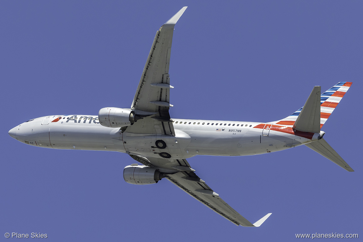 American Airlines Boeing 737-800 N957NN at San Francisco International Airport (KSFO/SFO)