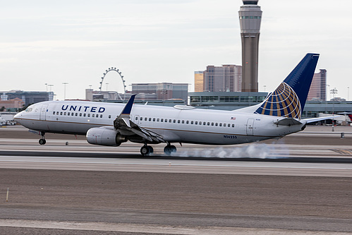 United Airlines Boeing 737-800 N14235 at McCarran International Airport (KLAS/LAS) United Airlines Boeing 737-800 N14235 at McCarran International Airport (KLAS/LAS)