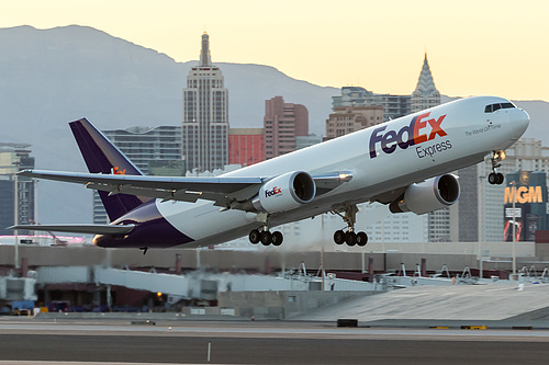 FedEx Boeing 767-300F N145FE at McCarran International Airport (KLAS/LAS)