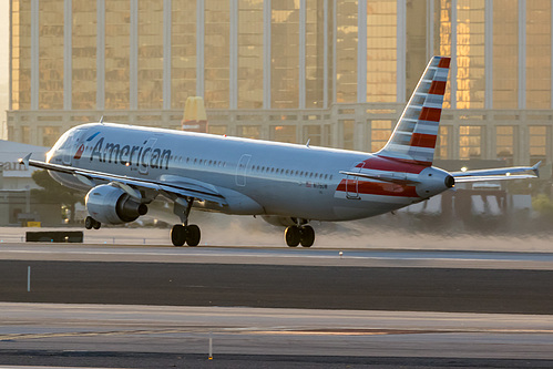 American Airlines Airbus A321-200 N176UW at McCarran International Airport (KLAS/LAS)