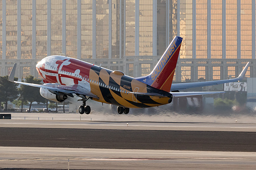 Southwest Airlines Boeing 737-700 N214WN at McCarran International Airport (KLAS/LAS)