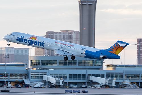 Allegiant Air McDonnell Douglas MD-83 N423NV at McCarran International Airport (KLAS/LAS)