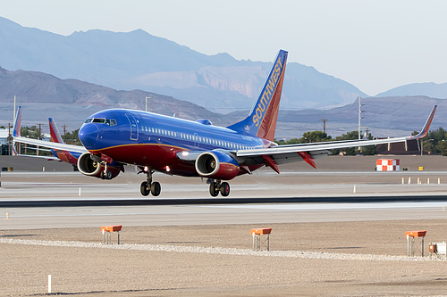 Southwest Airlines Boeing 737-700 N466WN at McCarran International Airport (KLAS/LAS)