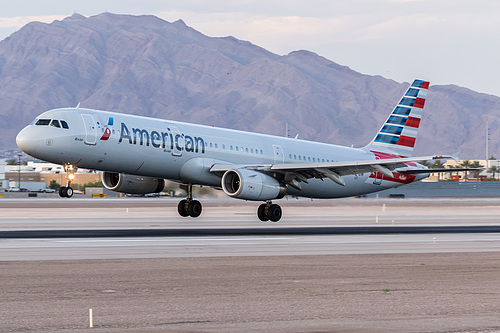 American Airlines Airbus A321-200 N537UW at McCarran International Airport (KLAS/LAS)