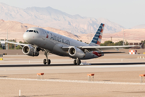 American Airlines Airbus A320-200 N664AW at McCarran International Airport (KLAS/LAS) American Airlines Airbus A320-200 N664AW at McCarran International Airport (KLAS/LAS)