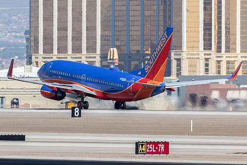 Southwest Airlines Boeing 737-700 N7812G at McCarran International Airport (KLAS/LAS)