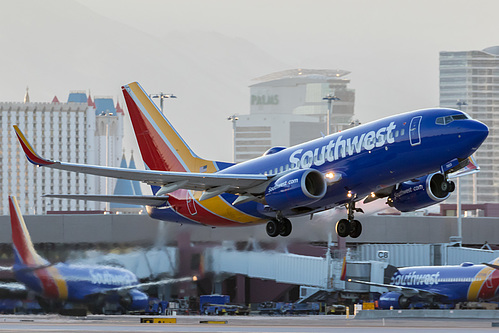 Southwest Airlines Boeing 737-700 N7823A at McCarran International Airport (KLAS/LAS)