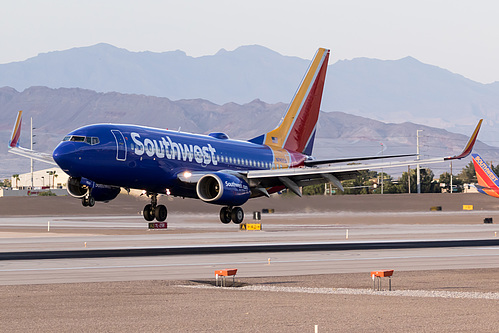 Southwest Airlines Boeing 737-700 N7833A at McCarran International Airport (KLAS/LAS)