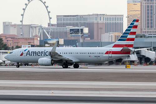 American Airlines Boeing 737-800 N883NN at McCarran International Airport (KLAS/LAS) American Airlines Boeing 737-800 N883NN at McCarran International Airport (KLAS/LAS)