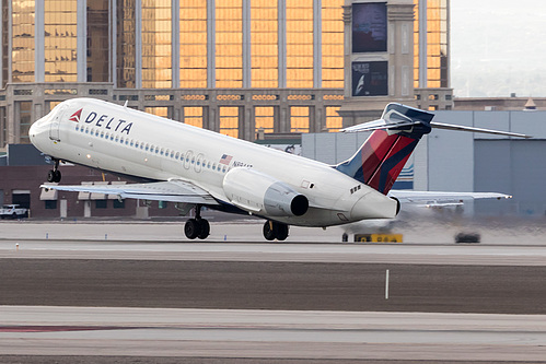 Delta Air Lines Boeing 717-200 N894AT at McCarran International Airport (KLAS/LAS) Delta Air Lines Boeing 717-200 N894AT at McCarran International Airport (KLAS/LAS)