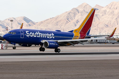 Southwest Airlines Boeing 737-700 N927WN at McCarran International Airport (KLAS/LAS)