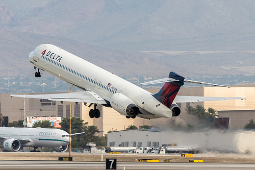 Delta Air Lines McDonnell Douglas MD-90-30 N954DN at McCarran International Airport (KLAS/LAS) Delta Air Lines McDonnell Douglas MD-90-30 N954DN at McCarran International Airport (KLAS/LAS)
