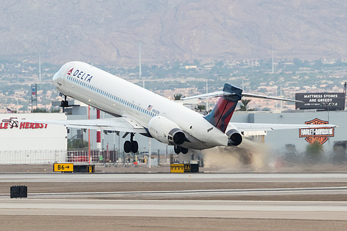 Delta Air Lines McDonnell Douglas MD-90-30 N960DN at McCarran International Airport (KLAS/LAS) Delta Air Lines McDonnell Douglas MD-90-30 N960DN at McCarran International Airport (KLAS/LAS)