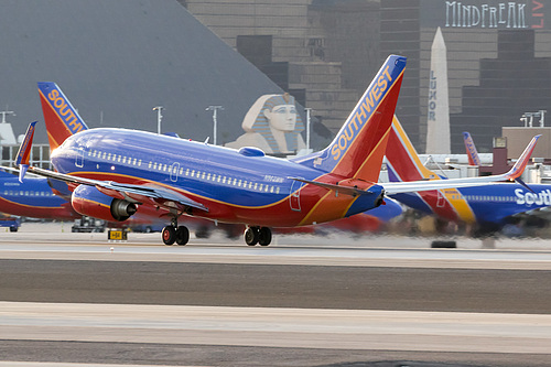 Southwest Airlines Boeing 737-700 N962WN at McCarran International Airport (KLAS/LAS) Southwest Airlines Boeing 737-700 N962WN at McCarran International Airport (KLAS/LAS)