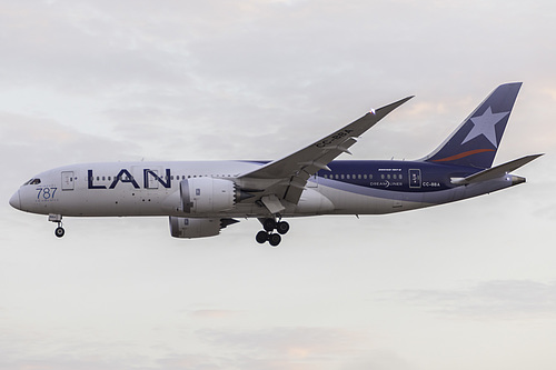 LATAM Chile Boeing 787-8 CC-BBA at Los Angeles International Airport (KLAX/LAX) LATAM Chile Boeing 787-8 CC-BBA at Los Angeles International Airport (KLAX/LAX)