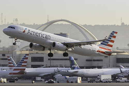 American Airlines Airbus A321-200 N105NN at Los Angeles International Airport (KLAX/LAX)