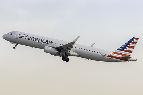 American Airlines Airbus A321-200 N130AN at Los Angeles International Airport (KLAX/LAX)
