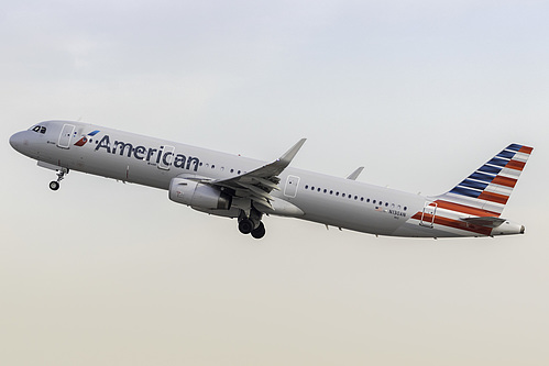 American Airlines Airbus A321-200 N130AN at Los Angeles International Airport (KLAX/LAX) American Airlines Airbus A321-200 N130AN at Los Angeles International Airport (KLAX/LAX)