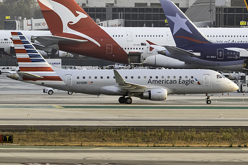 Compass Airlines Embraer ERJ-175 N216NN at Los Angeles International Airport (KLAX/LAX)