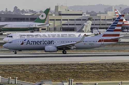 American Airlines Boeing 737-800 N317PG at Los Angeles International Airport (KLAX/LAX)