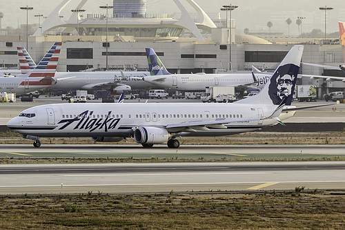 Alaska Airlines Boeing 737-900ER N481AS at Los Angeles International Airport (KLAX/LAX)