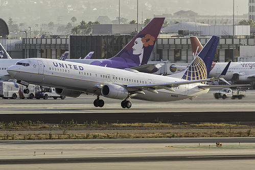 United Airlines Boeing 737-900ER N69813 at Los Angeles International Airport (KLAX/LAX) United Airlines Boeing 737-900ER N69813 at Los Angeles International Airport (KLAX/LAX)