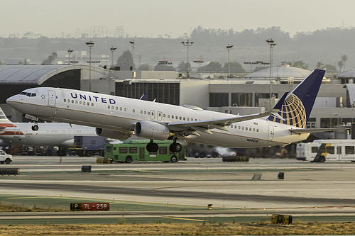 United Airlines Boeing 737-900ER N69838 at Los Angeles International Airport (KLAX/LAX) United Airlines Boeing 737-900ER N69838 at Los Angeles International Airport (KLAX/LAX)