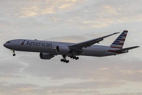 American Airlines Boeing 777-300ER N717AN at Los Angeles International Airport (KLAX/LAX) American Airlines Boeing 777-300ER N717AN at Los Angeles International Airport (KLAX/LAX)