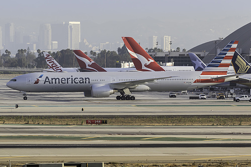 American Airlines Boeing 777-300ER N733AR at Los Angeles International Airport (KLAX/LAX) American Airlines Boeing 777-300ER N733AR at Los Angeles International Airport (KLAX/LAX)