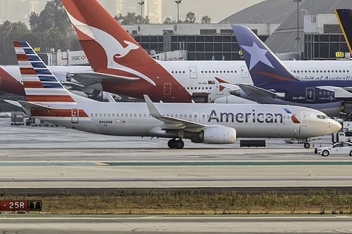 American Airlines Boeing 737-800 N968NN at Los Angeles International Airport (KLAX/LAX) American Airlines Boeing 737-800 N968NN at Los Angeles International Airport (KLAX/LAX)