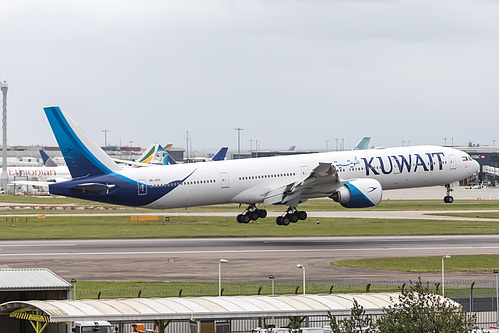 Kuwait Airways Boeing 777-300ER 9K-AOC at London Heathrow Airport (EGLL/LHR)