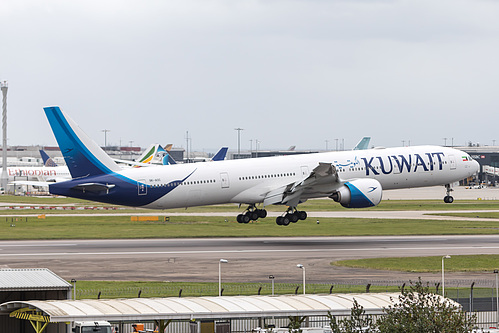 Kuwait Airways Boeing 777-300ER 9K-AOC at London Heathrow Airport (EGLL/LHR) Kuwait Airways Boeing 777-300ER 9K-AOC at London Heathrow Airport (EGLL/LHR)