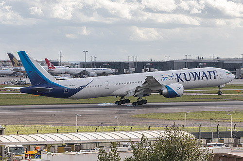 Kuwait Airways Boeing 777-300ER 9K-AOC at London Heathrow Airport (EGLL/LHR) Kuwait Airways Boeing 777-300ER 9K-AOC at London Heathrow Airport (EGLL/LHR)
