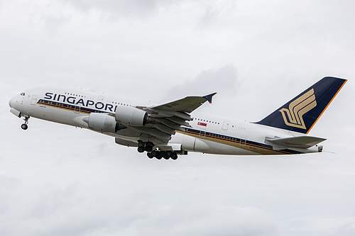 Singapore Airlines Airbus A380-800 9V-SKD at London Heathrow Airport (EGLL/LHR)