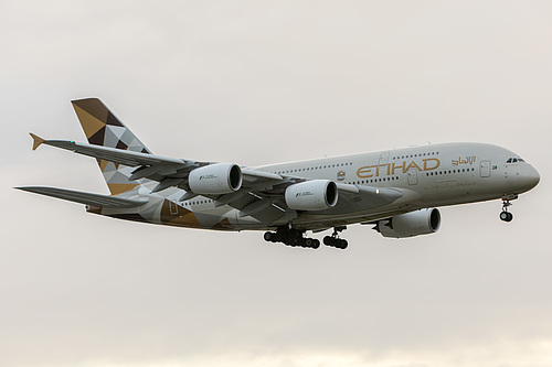 Etihad Airways Airbus A380-800 A6-APE at London Heathrow Airport (EGLL/LHR) Etihad Airways Airbus A380-800 A6-APE at London Heathrow Airport (EGLL/LHR)