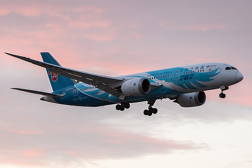 China Southern Airlines Boeing 787-8 B-2733 at London Heathrow Airport (EGLL/LHR)