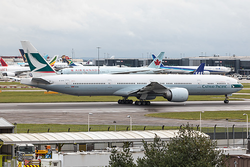Cathay Pacific Boeing 777-300ER B-KPK at London Heathrow Airport (EGLL/LHR)