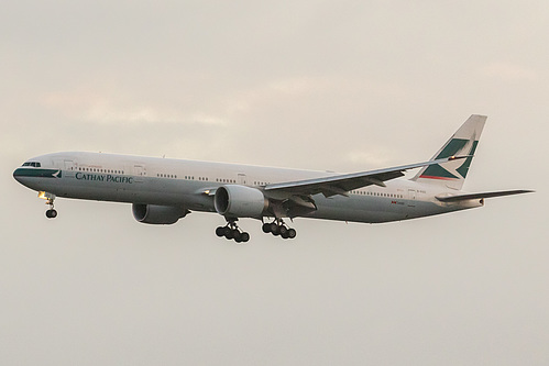 Cathay Pacific Boeing 777-300ER B-KQS at London Heathrow Airport (EGLL/LHR) Cathay Pacific Boeing 777-300ER B-KQS at London Heathrow Airport (EGLL/LHR)