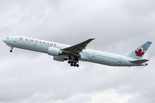 Air Canada Boeing 777-300ER C-FIUR at London Heathrow Airport (EGLL/LHR)
