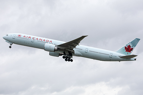 Air Canada Boeing 777-300ER C-FIUR at London Heathrow Airport (EGLL/LHR) Air Canada Boeing 777-300ER C-FIUR at London Heathrow Airport (EGLL/LHR)